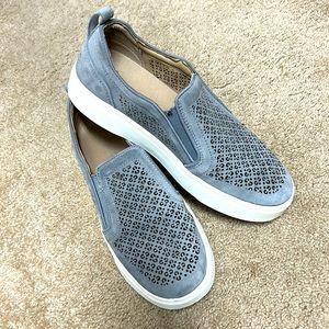 Vionic Kimmie Perf Slip On in Grey *Like NEW